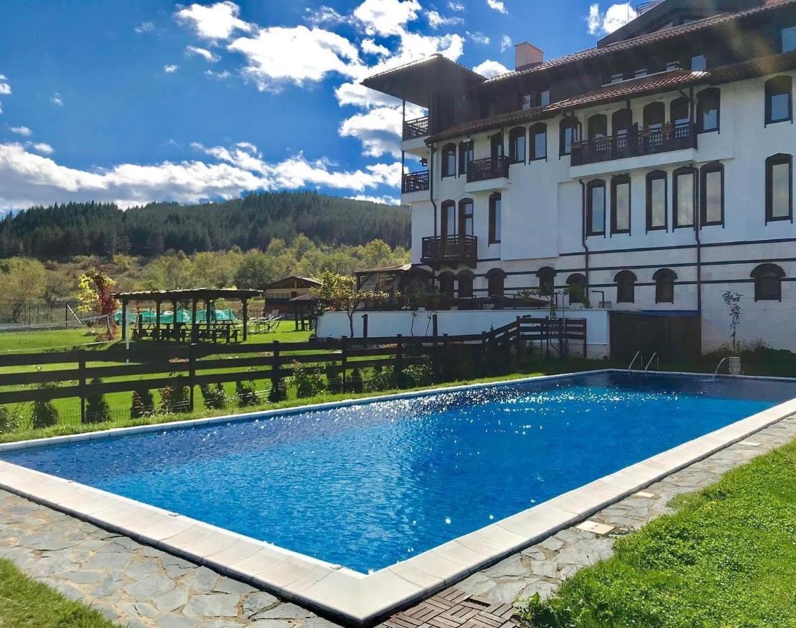 Hotel Orbel Dobrinishte Bagian luar foto