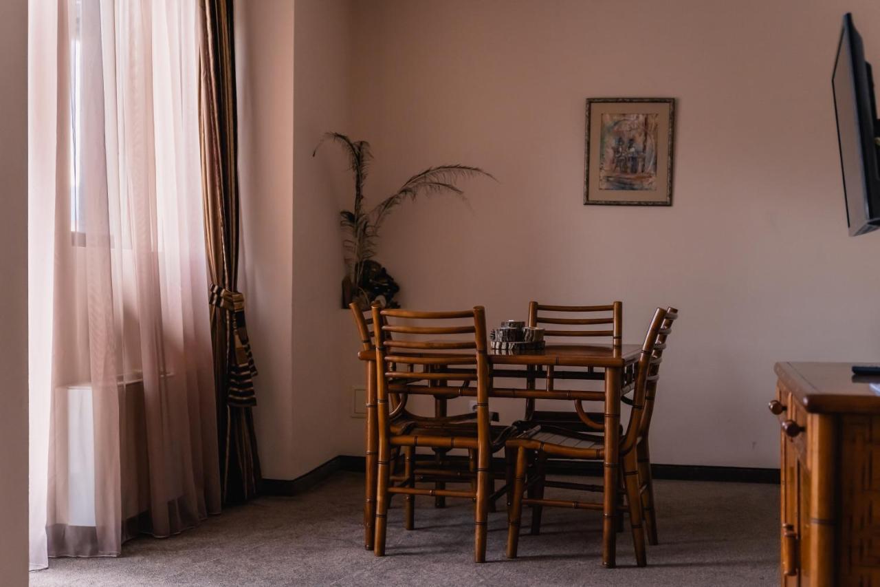 Hotel Orbel Dobrinishte Bagian luar foto