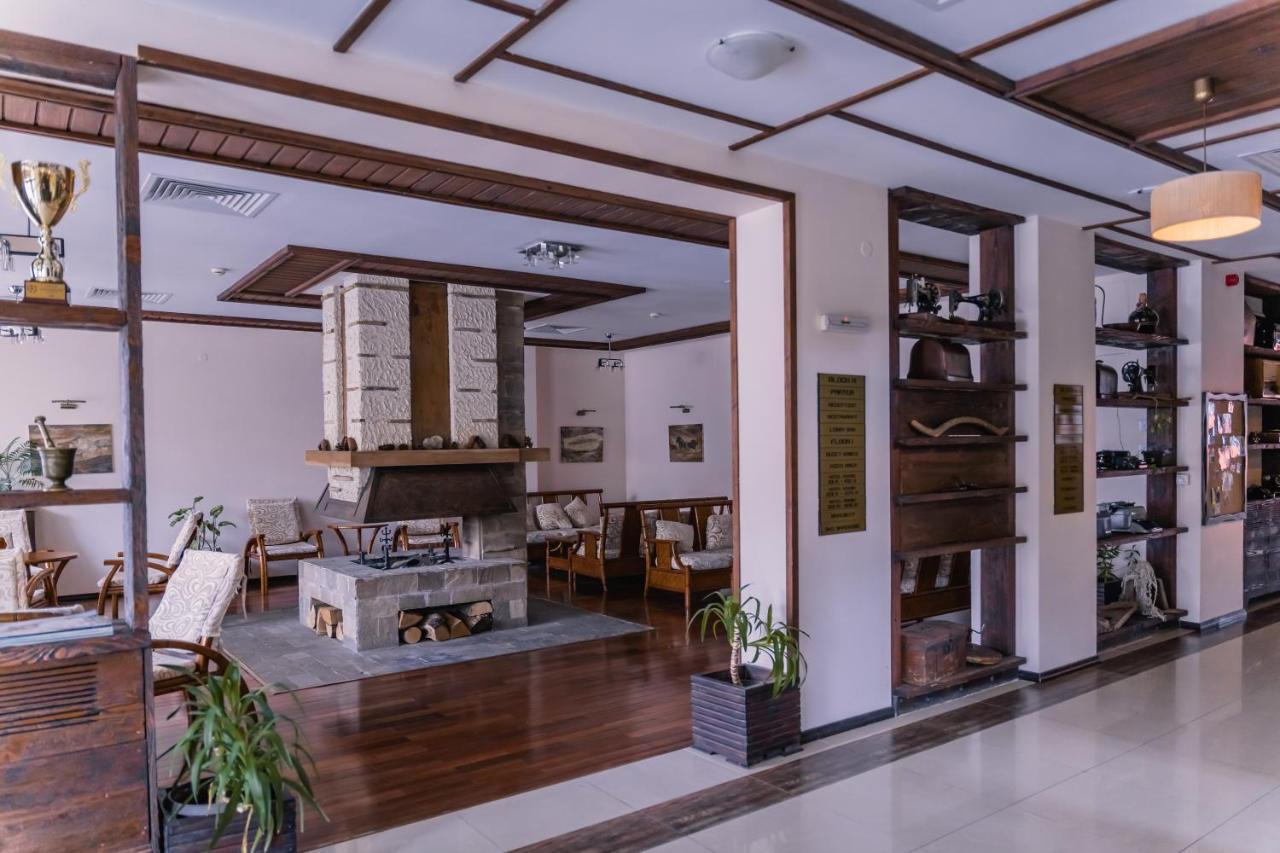 Hotel Orbel Dobrinishte Bagian luar foto
