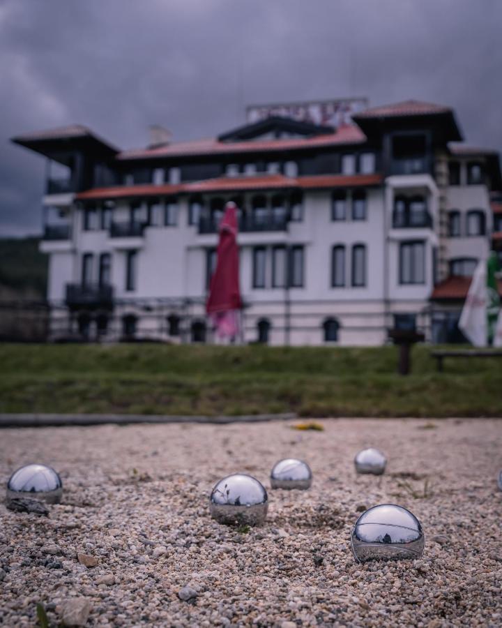 Hotel Orbel Dobrinishte Bagian luar foto