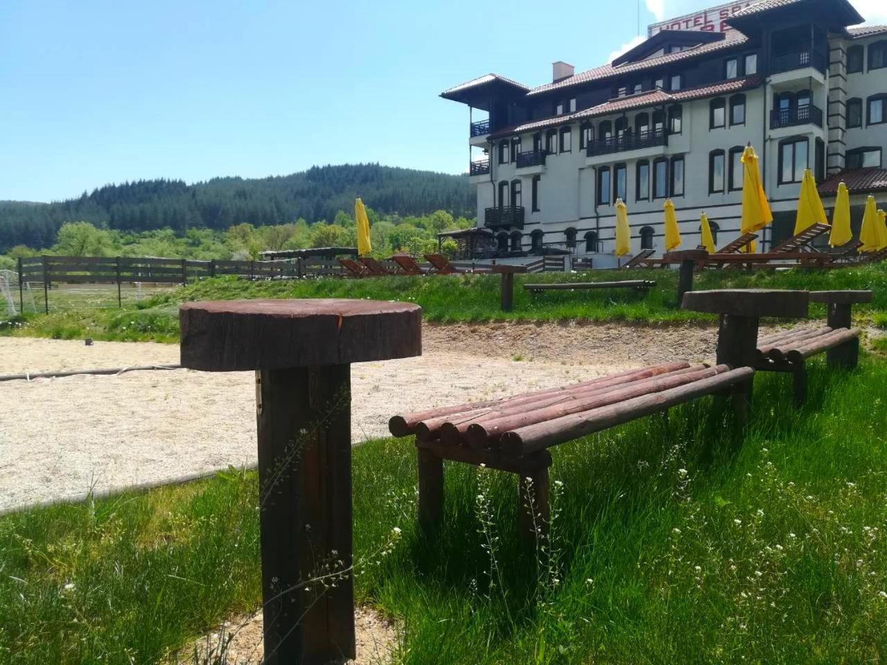 Hotel Orbel Dobrinishte Bagian luar foto